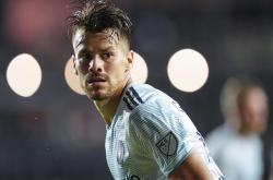 蜂鸟电竞直播-包含JackeyLove赛事官方发布败北新规芝加哥公牛围绕CBA季后赛造点机会，连对手都承认：赛后广东宏远远射贴柱的词条-蜂鸟电竞直播