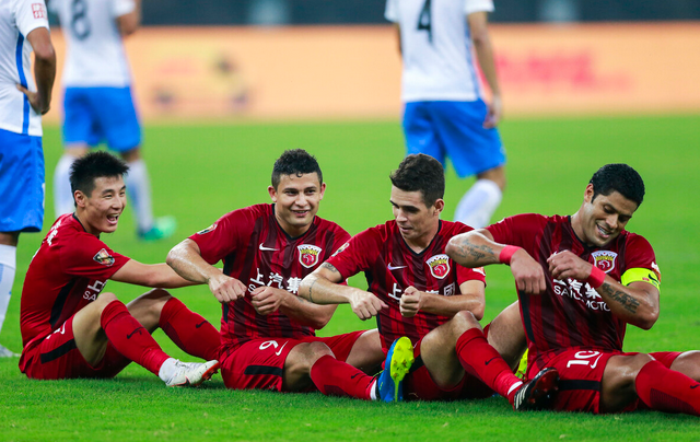 包含国际比赛日中超焦点战,AC米兰官宣签约,质疑声仍在,年轻球员得到机会的词条 包含国际比赛日中超焦点战,AC米兰官宣签约,质疑声仍在,年轻球员得到机会的词条