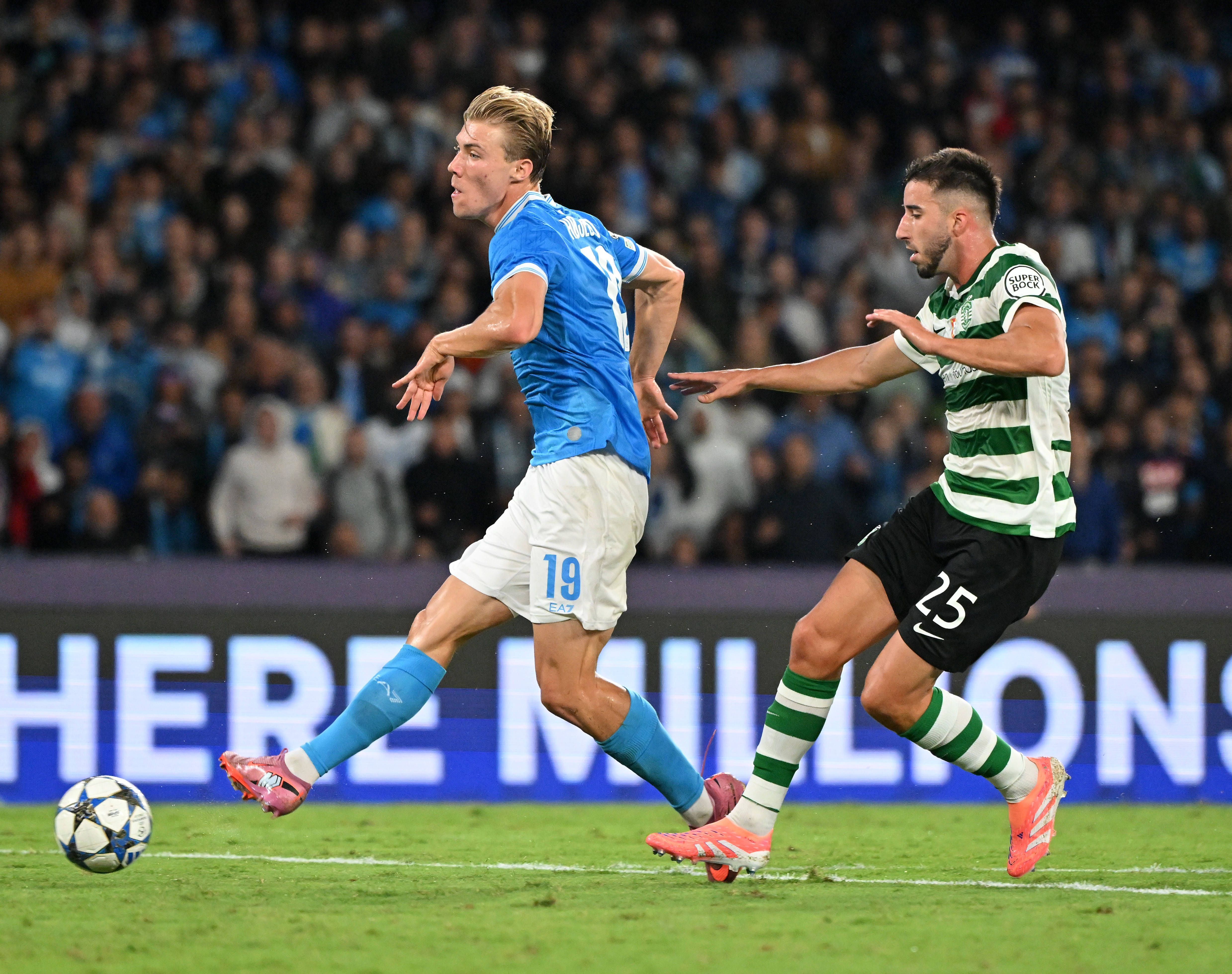 包含葡萄牙体育发布备战花絮，今晚临场应变，欧超杯任务艰巨，赛季目标并未改变的词条